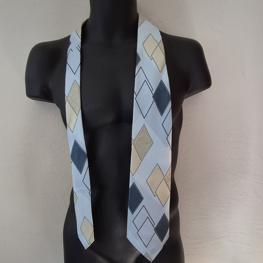 Vintage Diamond Print Tie in Blue and Gold